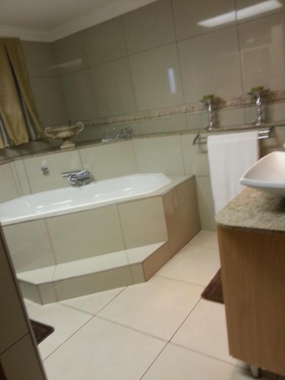Stirling Manor Boutique Guest House Hartbeespoort Værelse billede
